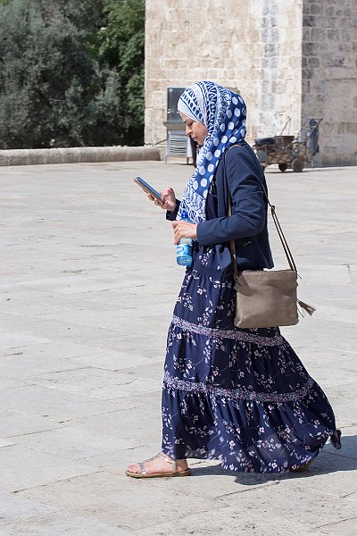 23 - GERUSALEMME - LA TECNOLOGIA AIUTARA' L'EMANCIPAZIONE DELLE DONNE.jpg